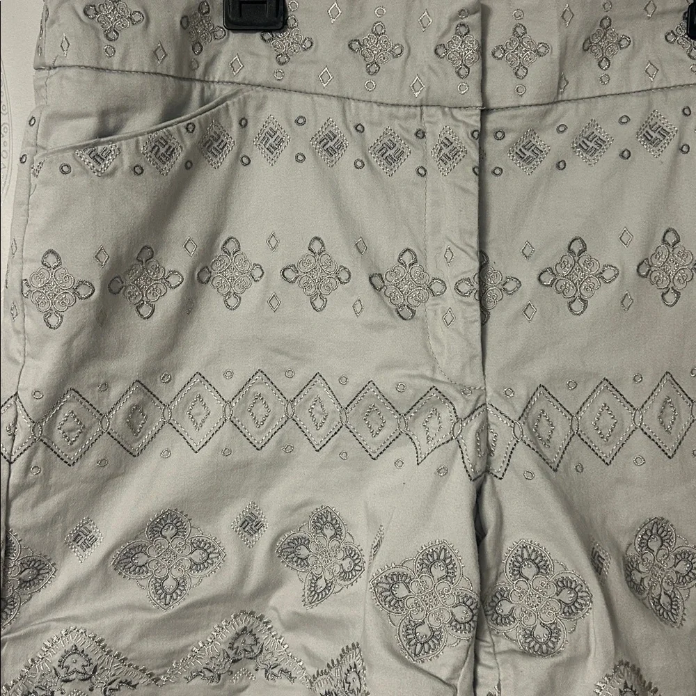 White House Black Market Gray Embroidered WHBM Women's 5” Shorts 10 - Picture 6 of 13